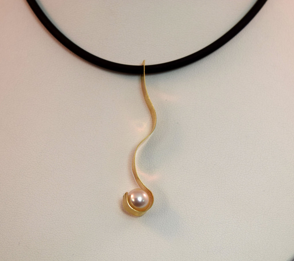 Yellow Gold Akoya Pearl Pendant