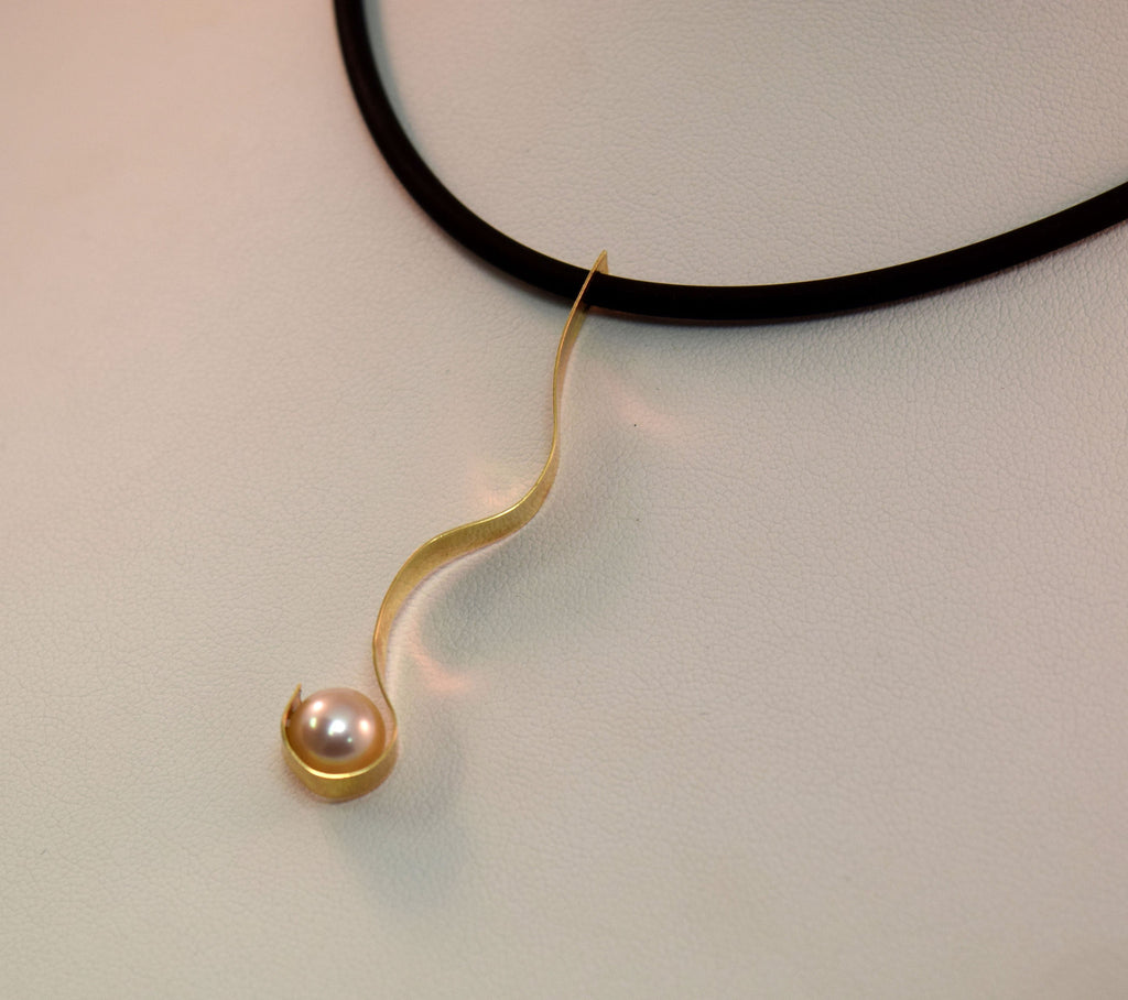 Yellow Gold Akoya Pearl Pendant
