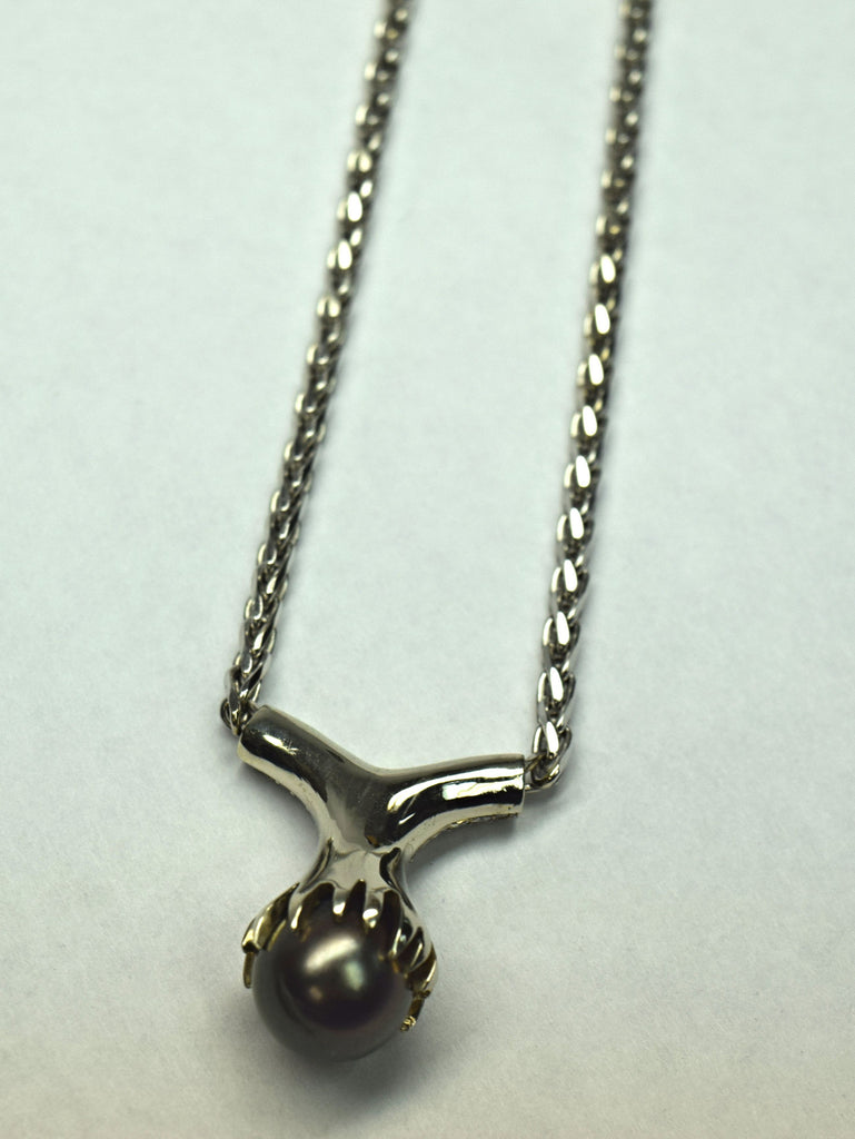 White Gold Tahitian Pearl Necklace