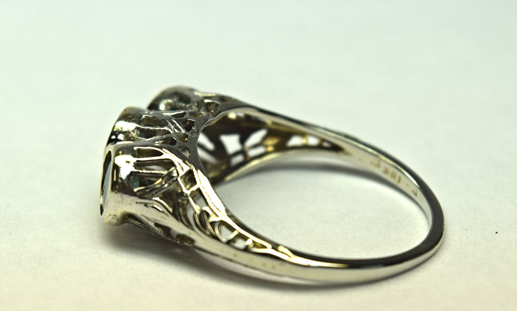 White Gold Vintage Emerald Ring