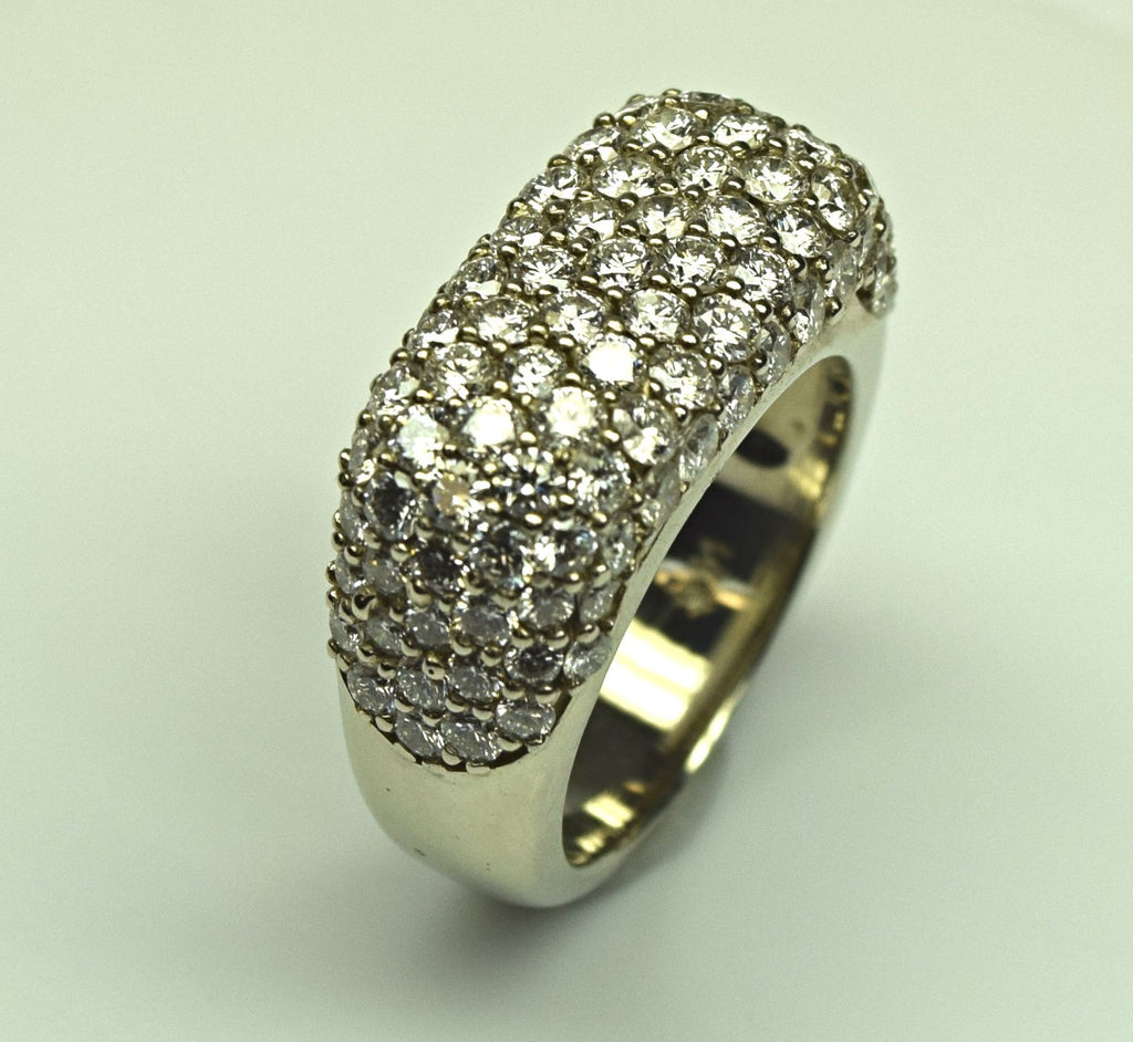 White Gold Diamond ring