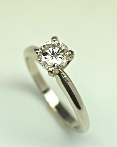 Solitaire engagement ring