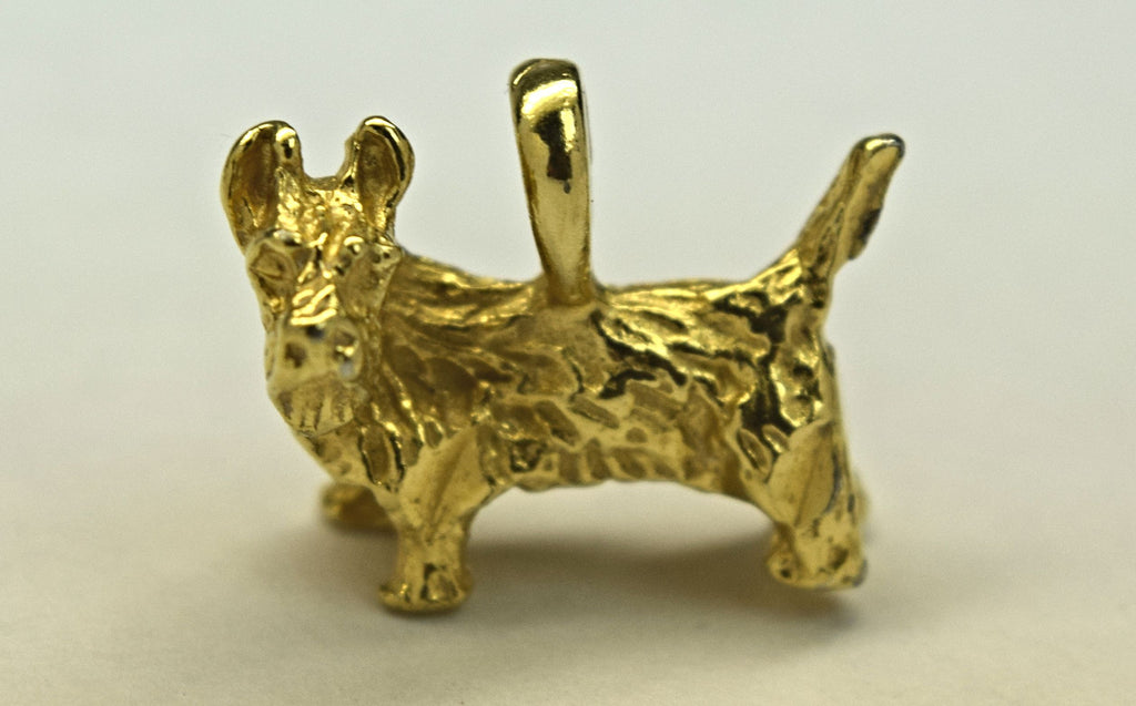 Yellow gold dog pendant